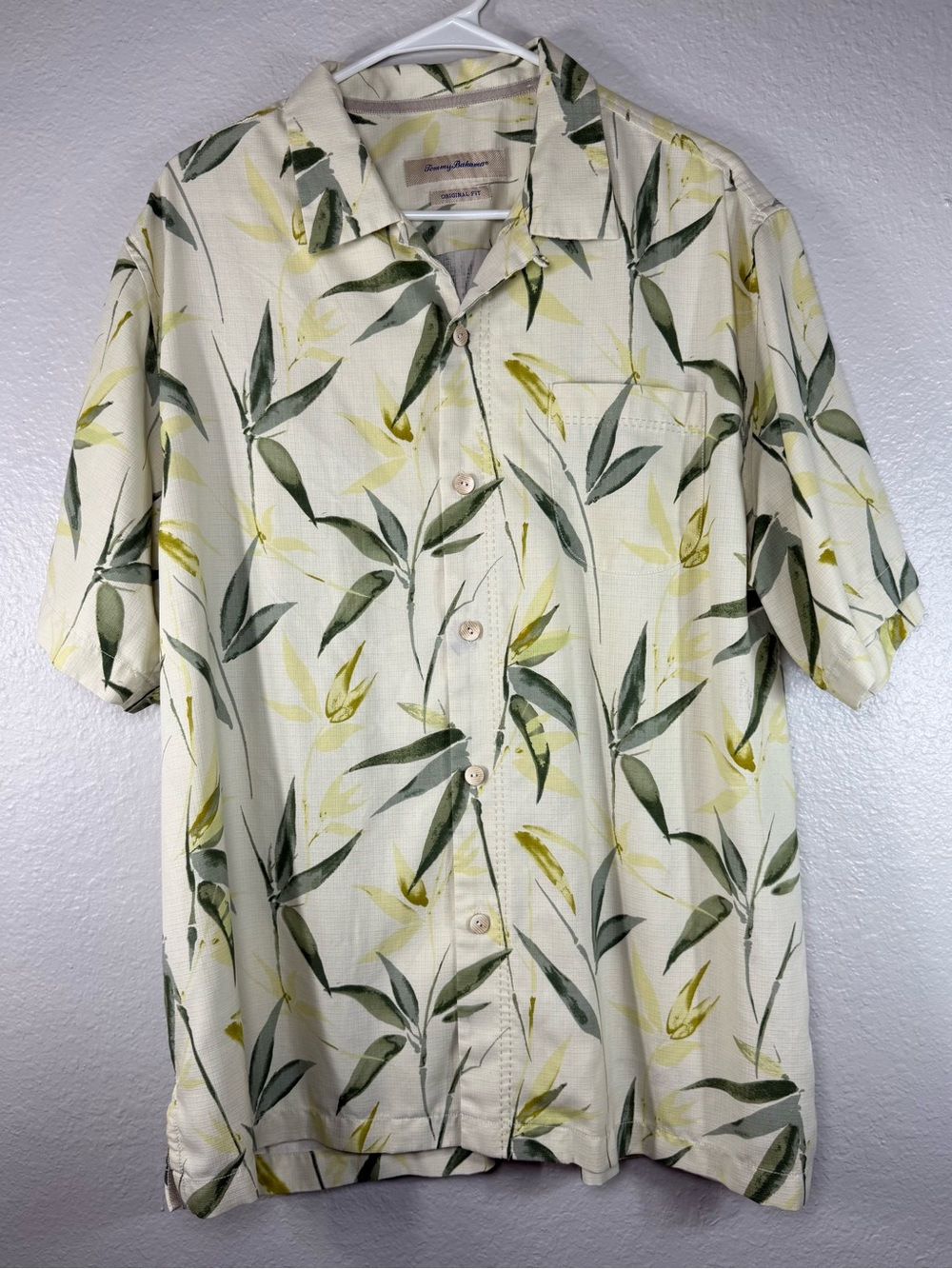 Tommy Bahamas Mens Tropical Shirt Size Large Island Zone Hawaiian Original Fit